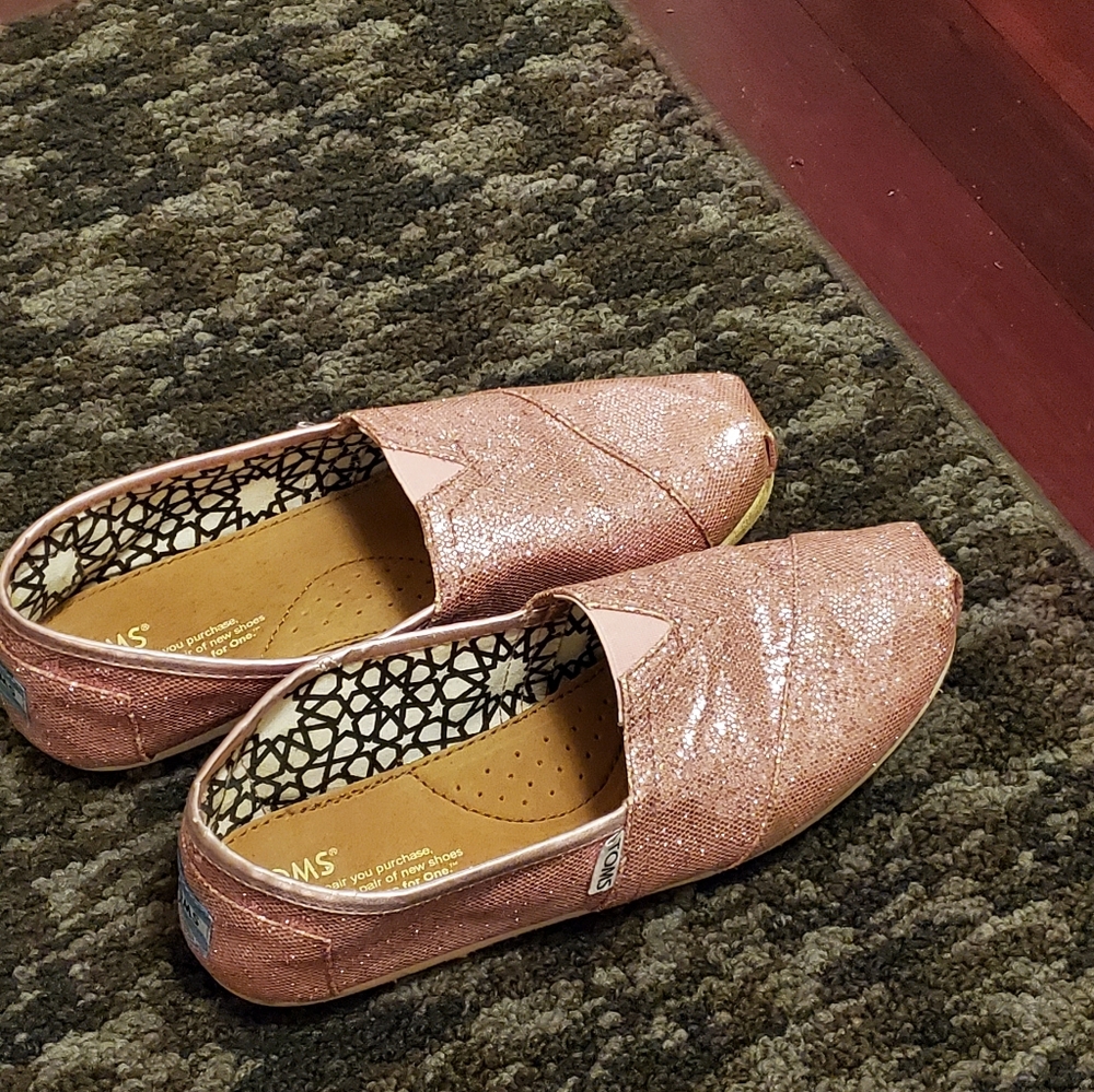 PINK GLITTER TOMS!!